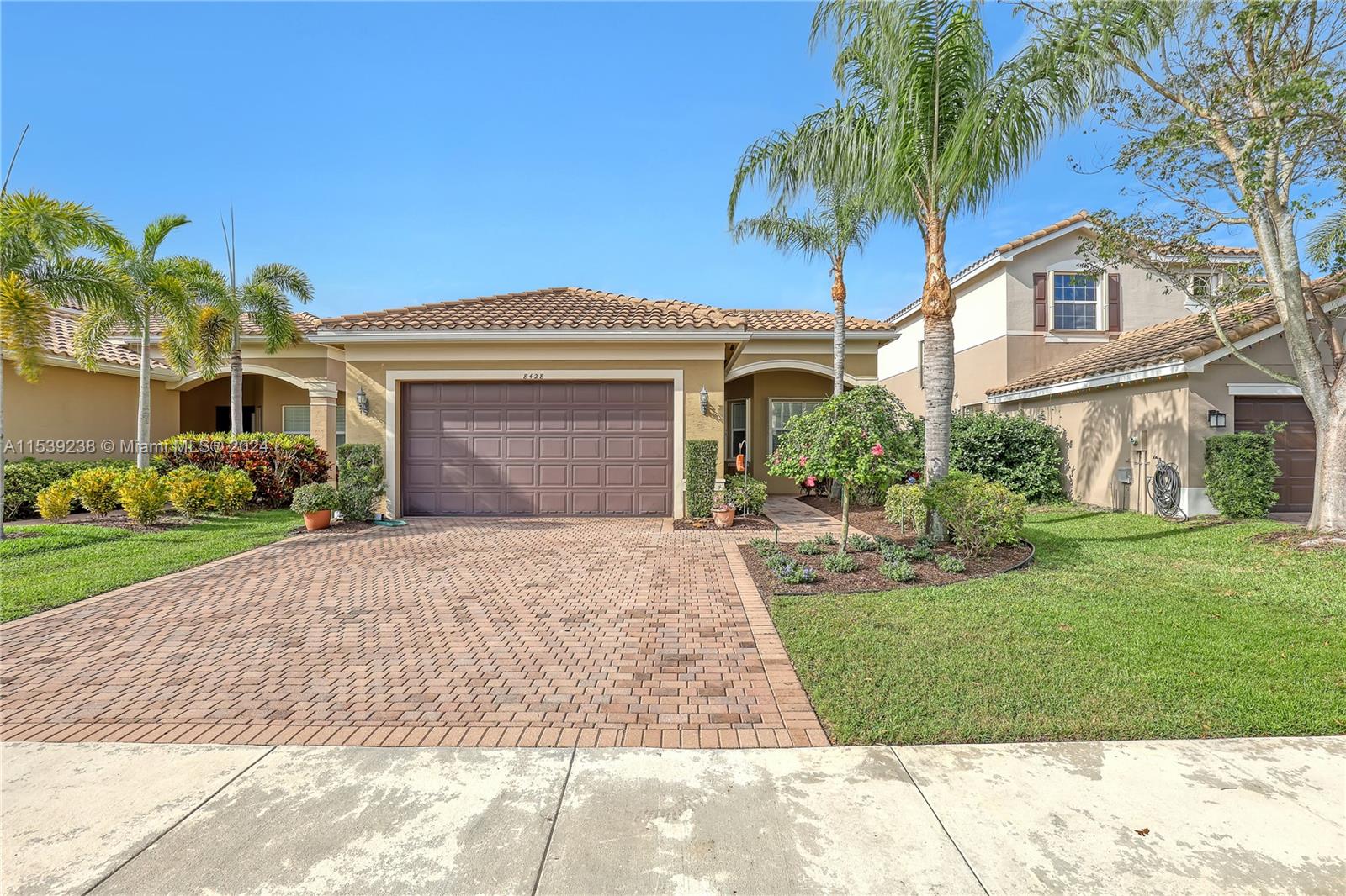 8428 Calabria Lakes Dr, Boynton Beach, FL, 33473 United States, 3 Bedrooms Bedrooms, ,2 BathroomsBathrooms,Residential,For Sale,Calabria Lakes Dr,A11539238