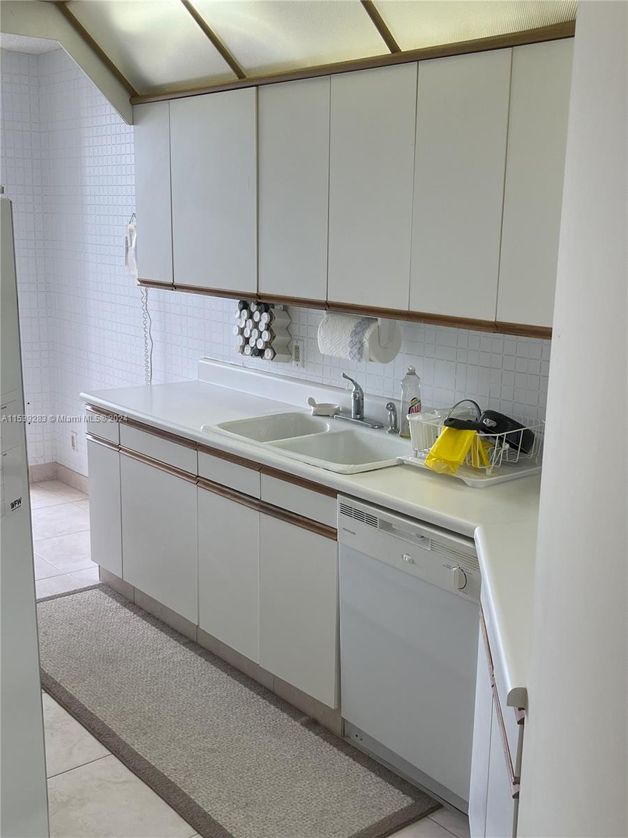 3610 Yacht Club Dr 409, Aventura, Florida 33180, 3 Bedrooms Bedrooms, ,2 BathroomsBathrooms,Residential,For Sale,3610 Yacht Club Dr 409,A11539283