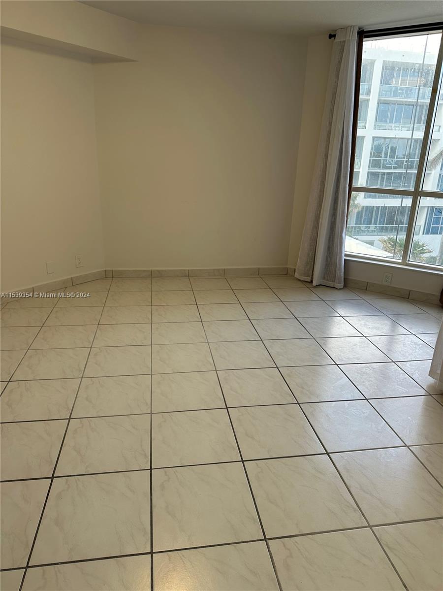 6767 Collins Ave 403, Miami Beach, Florida 33141, 2 Bedrooms Bedrooms, ,1 BathroomBathrooms,Residentiallease,For Rent,6767 Collins Ave 403,A11539354