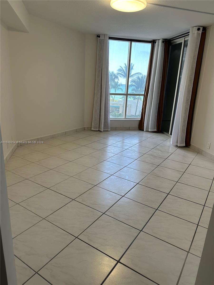 6767 Collins Ave 403, Miami Beach, Florida 33141, 2 Bedrooms Bedrooms, ,1 BathroomBathrooms,Residentiallease,For Rent,6767 Collins Ave 403,A11539354