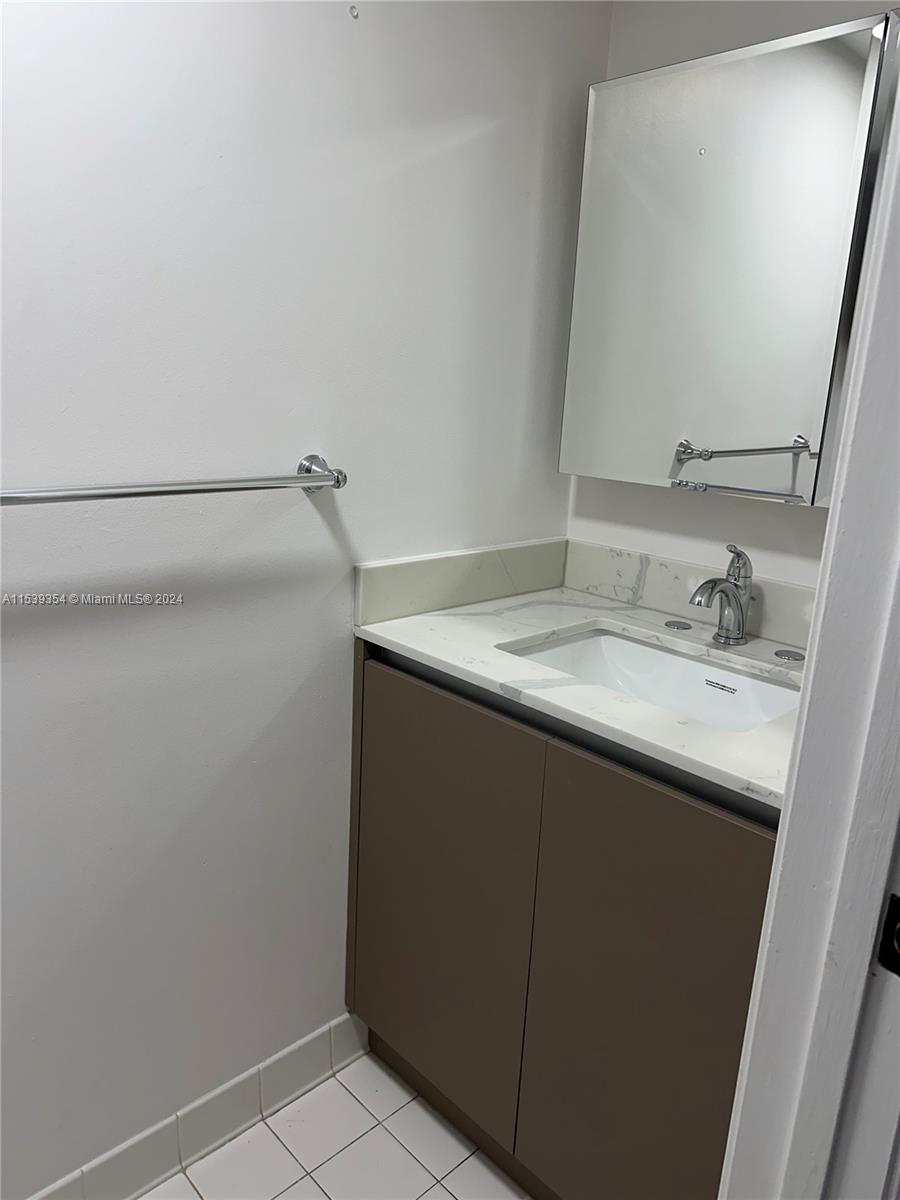 6767 Collins Ave 403, Miami Beach, Florida 33141, 2 Bedrooms Bedrooms, ,1 BathroomBathrooms,Residentiallease,For Rent,6767 Collins Ave 403,A11539354