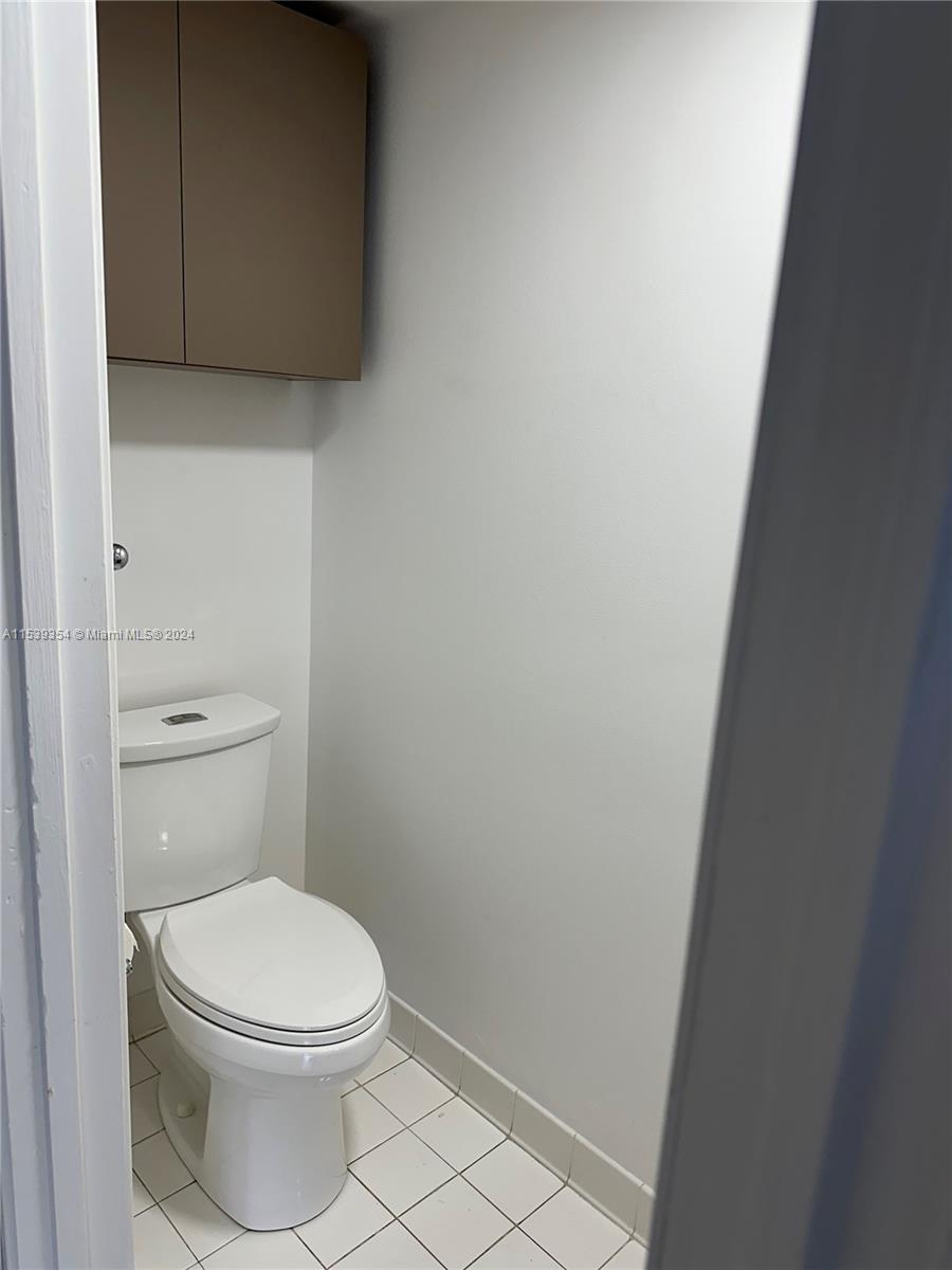 6767 Collins Ave 403, Miami Beach, Florida 33141, 2 Bedrooms Bedrooms, ,1 BathroomBathrooms,Residentiallease,For Rent,6767 Collins Ave 403,A11539354