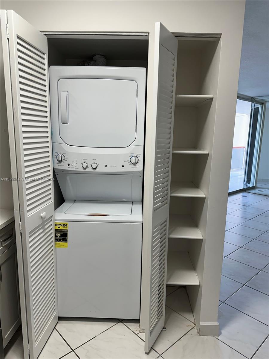 6767 Collins Ave 403, Miami Beach, Florida 33141, 2 Bedrooms Bedrooms, ,1 BathroomBathrooms,Residentiallease,For Rent,6767 Collins Ave 403,A11539354