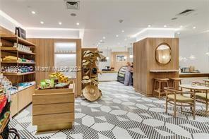 6801 Collins Ave LPH08, Miami Beach, Florida 33141, 1 Bedroom Bedrooms, ,1 BathroomBathrooms,Residentiallease,For Rent,6801 Collins Ave LPH08,A11539365