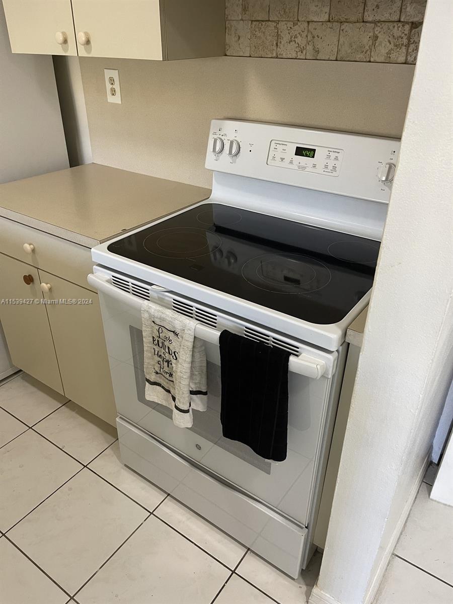 8002 SW 149th Ave B211, Miami, Florida 33193, 2 Bedrooms Bedrooms, ,2 BathroomsBathrooms,Residentiallease,For Rent,8002 SW 149th Ave B211,A11539427