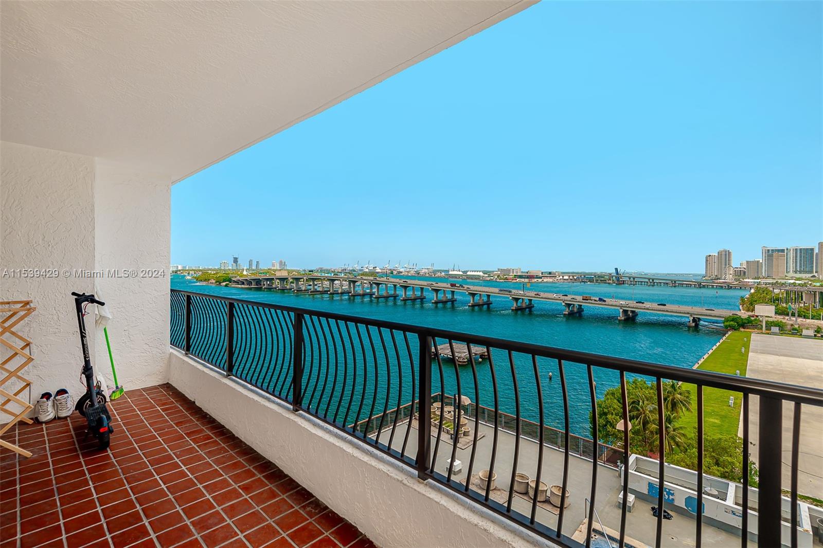 555 NE 15th St 12K, Miami, Florida 33132, 1 Bedroom Bedrooms, ,1 BathroomBathrooms,Residential,For Sale,555 NE 15th St 12K,A11539429