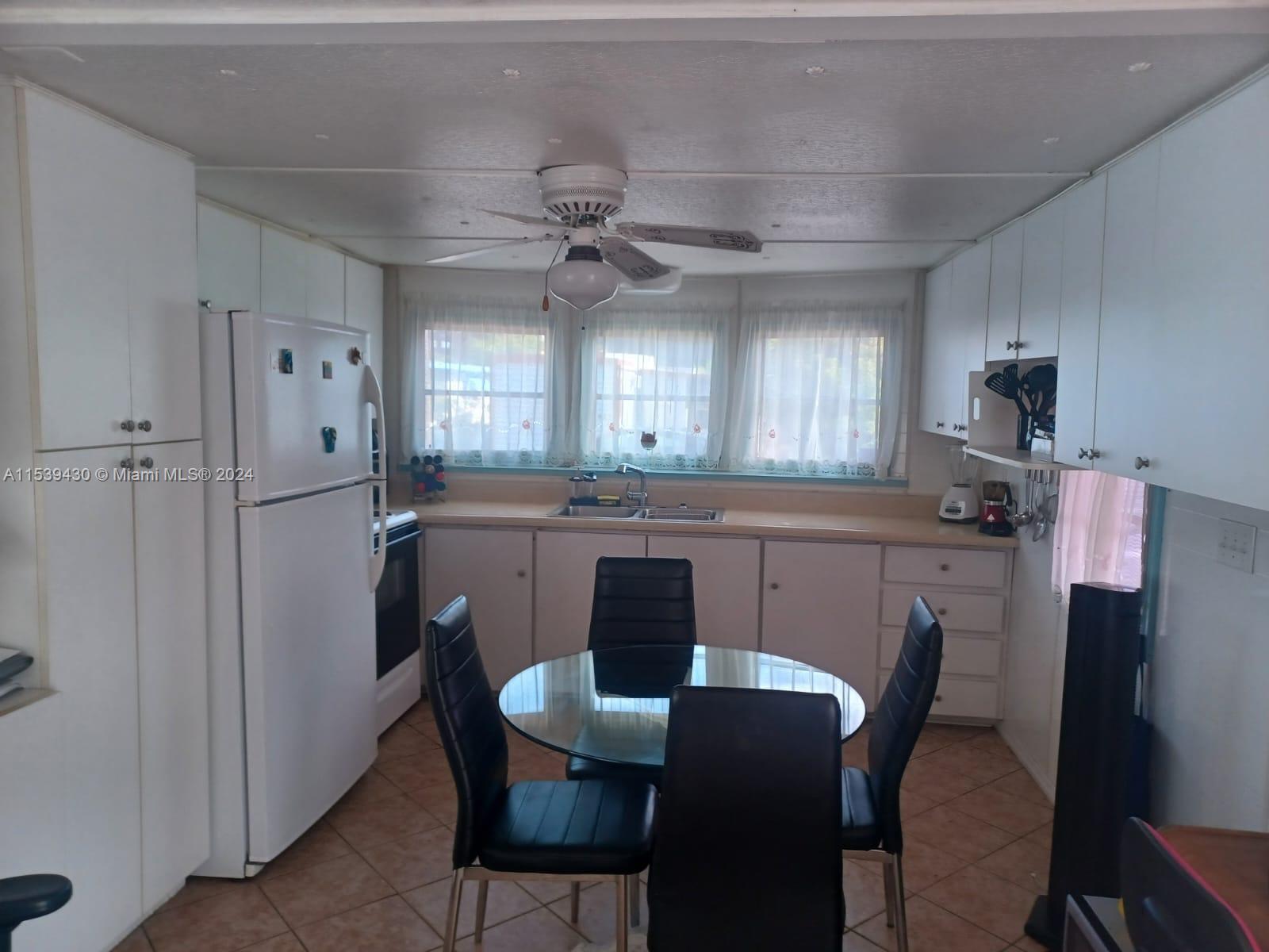 414 5th St, Hallandale Beach, FL, 33009 United States, 2 Bedrooms Bedrooms, ,1 BathroomBathrooms,Residential,For Sale,5th St,A11539430