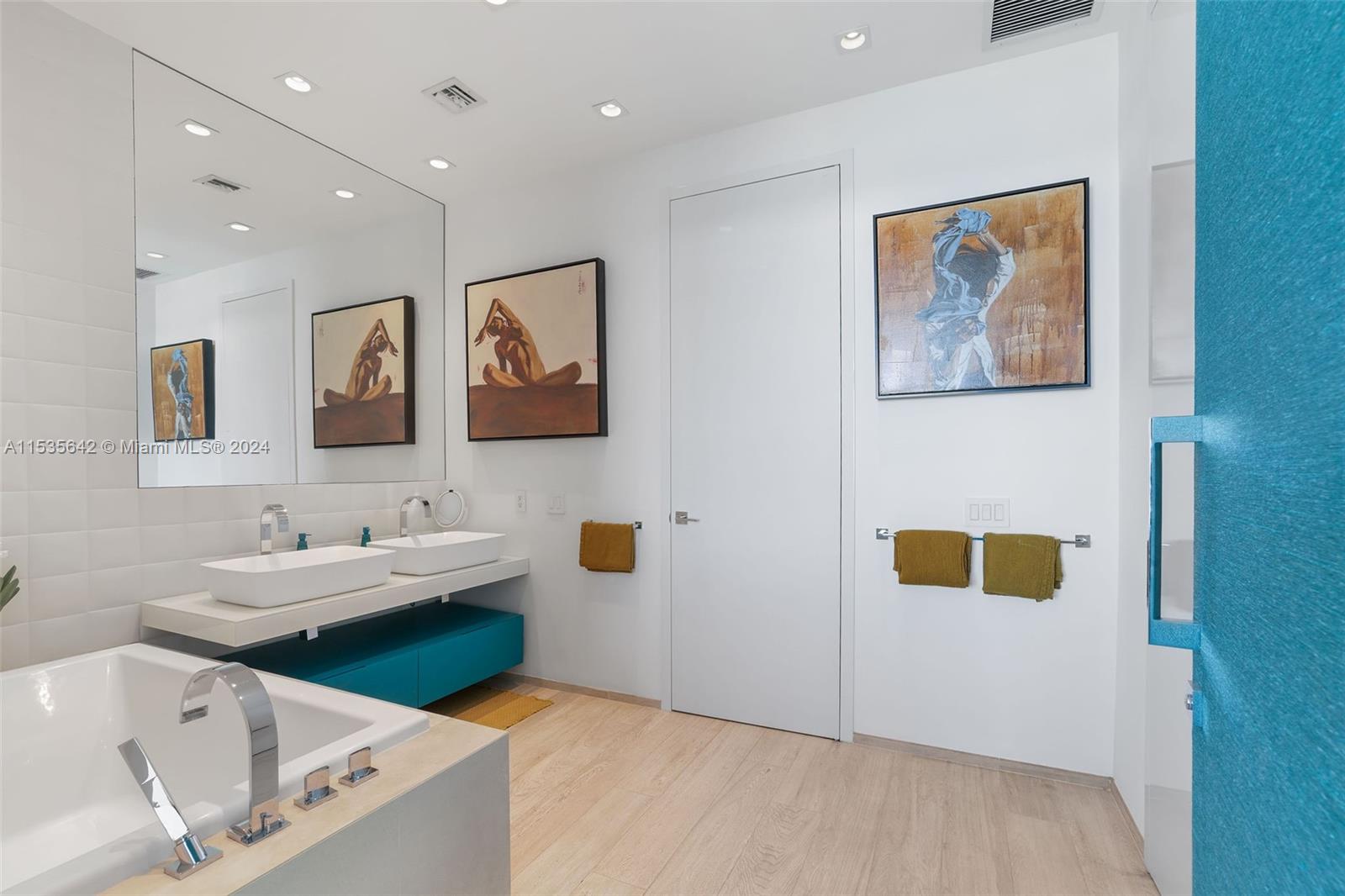 460 NE 28th St 4001, Miami, Florida 33137, 4 Bedrooms Bedrooms, ,4 BathroomsBathrooms,Residential,For Sale,460 NE 28th St 4001,A11535642