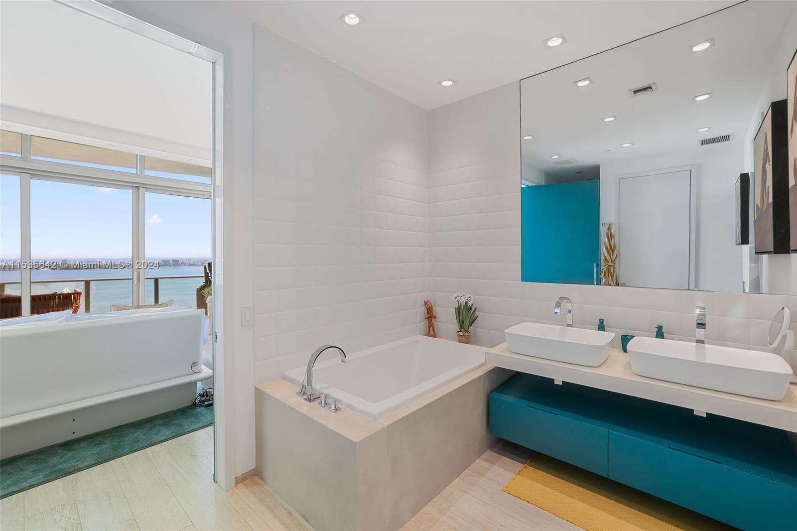 460 NE 28th St 4001, Miami, Florida 33137, 4 Bedrooms Bedrooms, ,4 BathroomsBathrooms,Residential,For Sale,460 NE 28th St 4001,A11535642