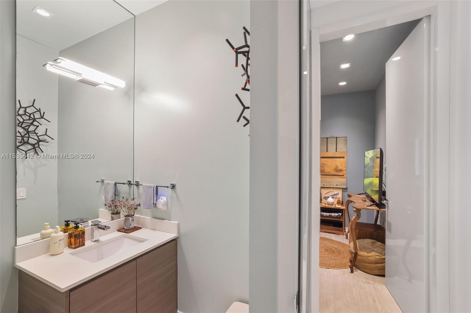 460 NE 28th St 4001, Miami, Florida 33137, 4 Bedrooms Bedrooms, ,4 BathroomsBathrooms,Residential,For Sale,460 NE 28th St 4001,A11535642