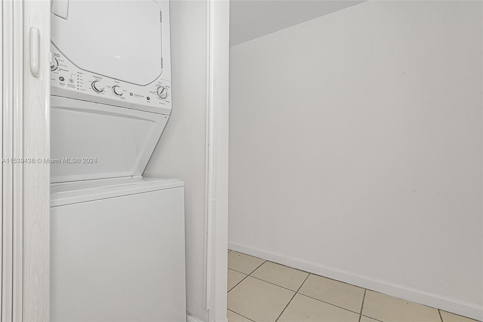 555 NE 15th St 603, Miami, Florida 33132, 1 Bedroom Bedrooms, ,1 BathroomBathrooms,Residential,For Sale,555 NE 15th St 603,A11539438