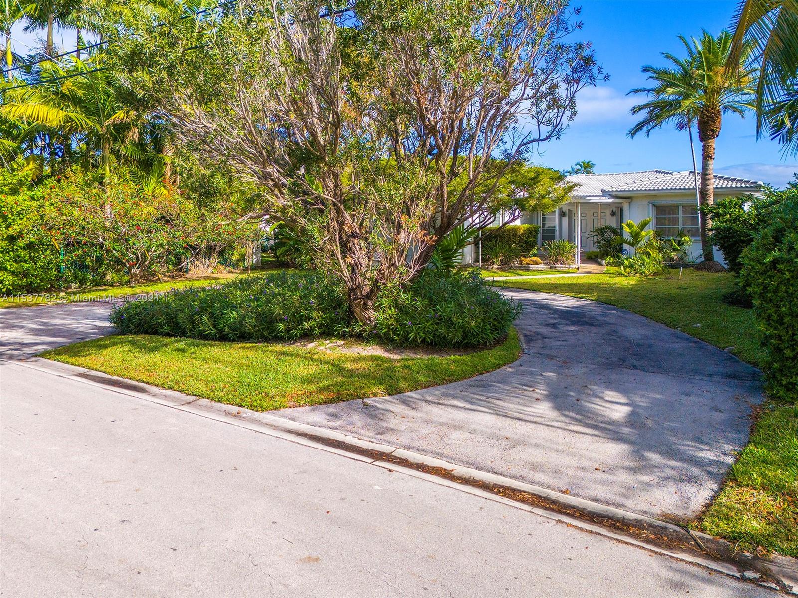 235 Shore Dr, Miami Beach, FL, 33141 United States, 3 Bedrooms Bedrooms, ,2 BathroomsBathrooms,Residential,For Sale,Shore Dr,A11537782