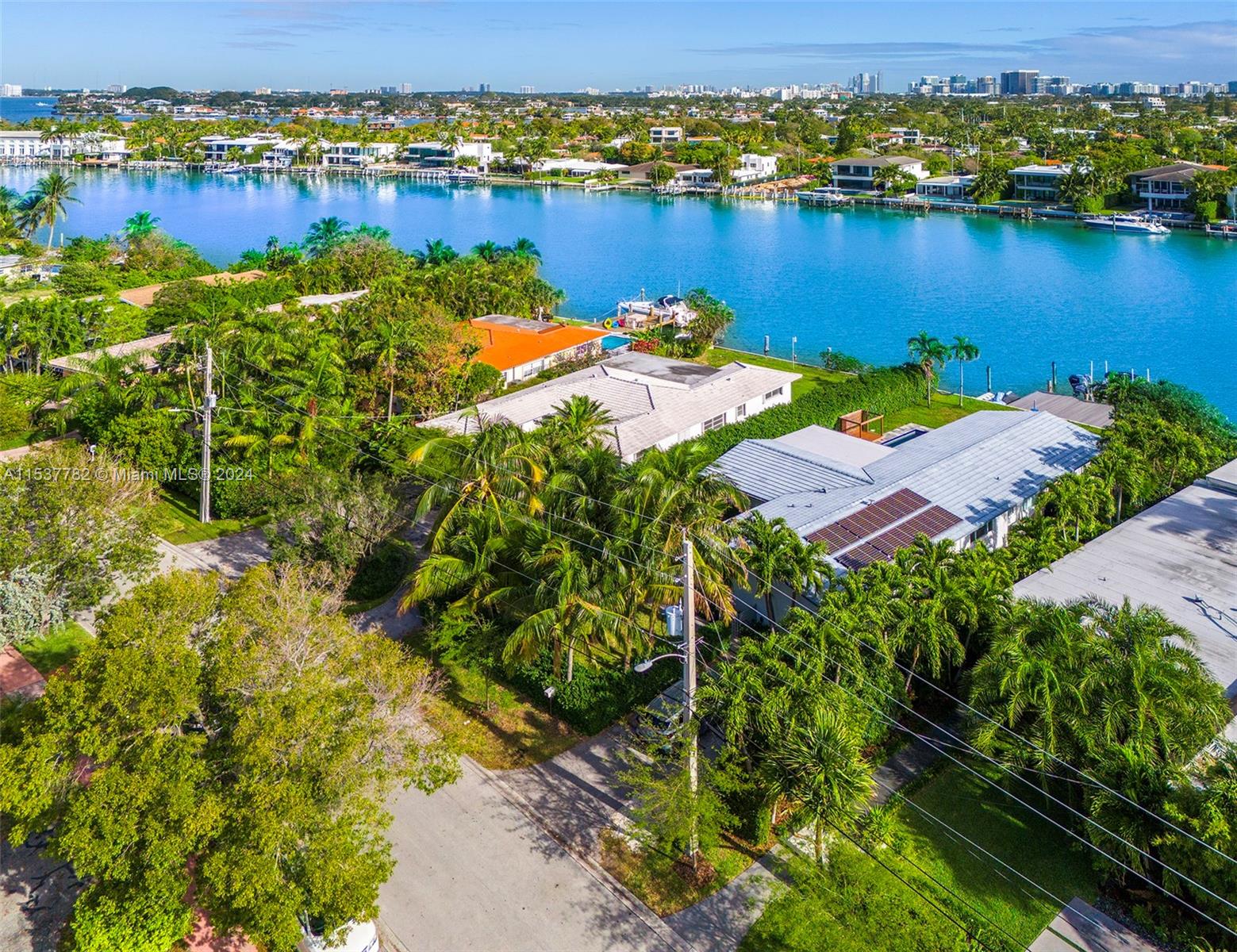 235 N Shore Dr, Miami Beach, Florida 33141, 3 Bedrooms Bedrooms, ,2 BathroomsBathrooms,Residential,For Sale,235 N Shore Dr,A11537782