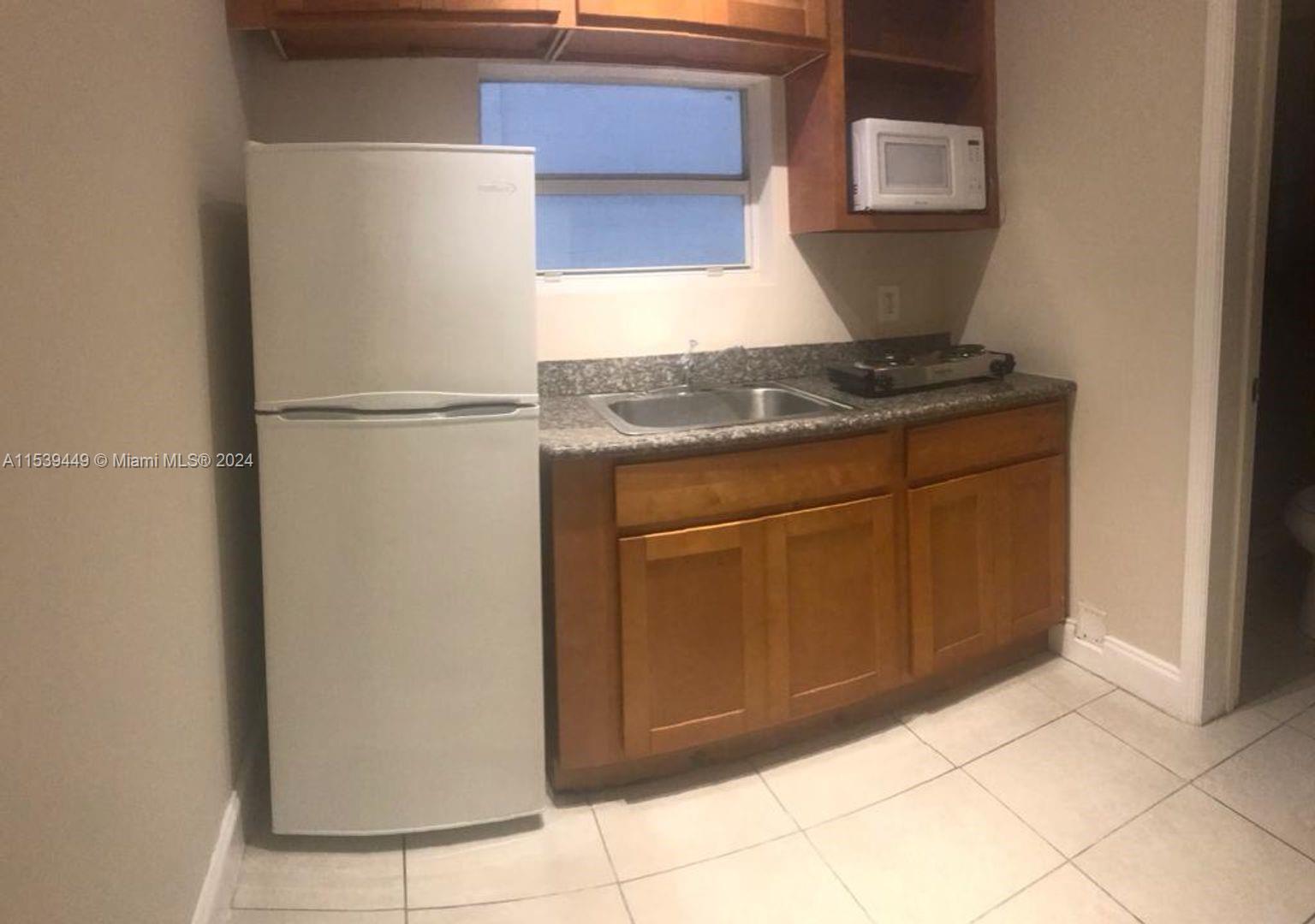 223 NW 12th St 6, Miami, Florida 33136, ,1 BathroomBathrooms,Residentiallease,For Rent,223 NW 12th St 6,A11539449