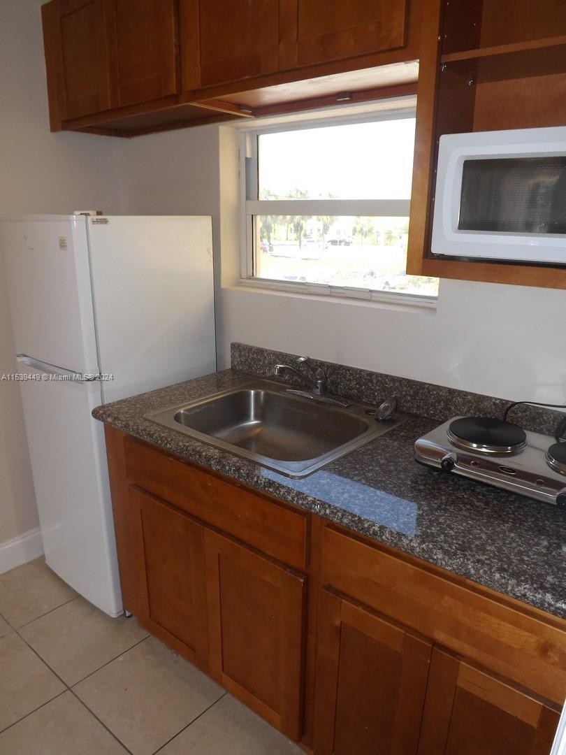 223 NW 12th St 6, Miami, Florida 33136, ,1 BathroomBathrooms,Residentiallease,For Rent,223 NW 12th St 6,A11539449