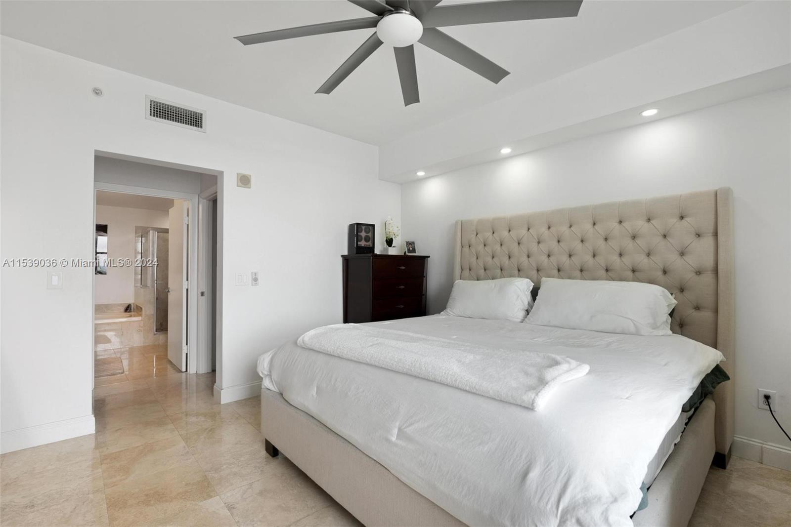 3330 NE 190th St 1212, Aventura, Florida 33180, 2 Bedrooms Bedrooms, ,2 BathroomsBathrooms,Residential,For Sale,3330 NE 190th St 1212,A11539036