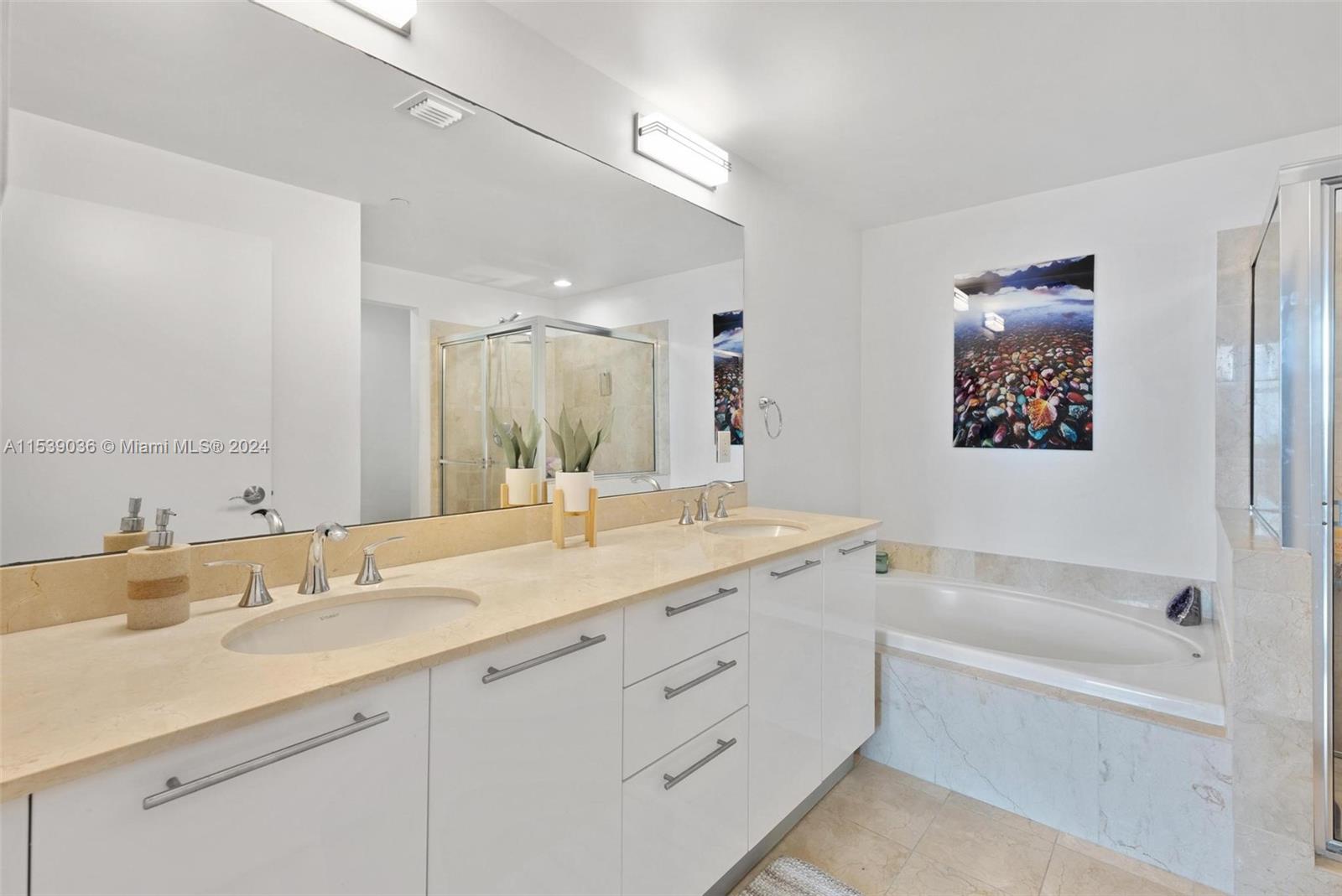 3330 NE 190th St 1212, Aventura, Florida 33180, 2 Bedrooms Bedrooms, ,2 BathroomsBathrooms,Residential,For Sale,3330 NE 190th St 1212,A11539036