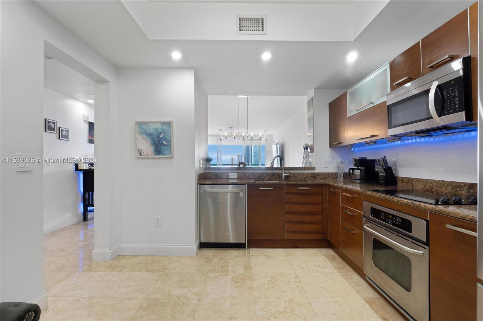 3330 NE 190th St 1212, Aventura, Florida 33180, 2 Bedrooms Bedrooms, ,2 BathroomsBathrooms,Residential,For Sale,3330 NE 190th St 1212,A11539036