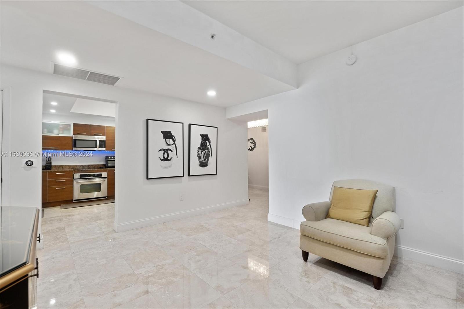 3330 NE 190th St 1212, Aventura, Florida 33180, 2 Bedrooms Bedrooms, ,2 BathroomsBathrooms,Residential,For Sale,3330 NE 190th St 1212,A11539036