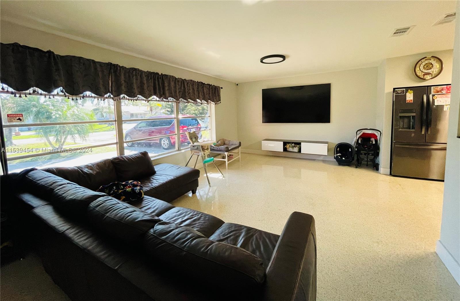 Dania Beach, Florida 33004, 3 Bedrooms Bedrooms, ,2 BathroomsBathrooms,Residential,For Sale,A11539454