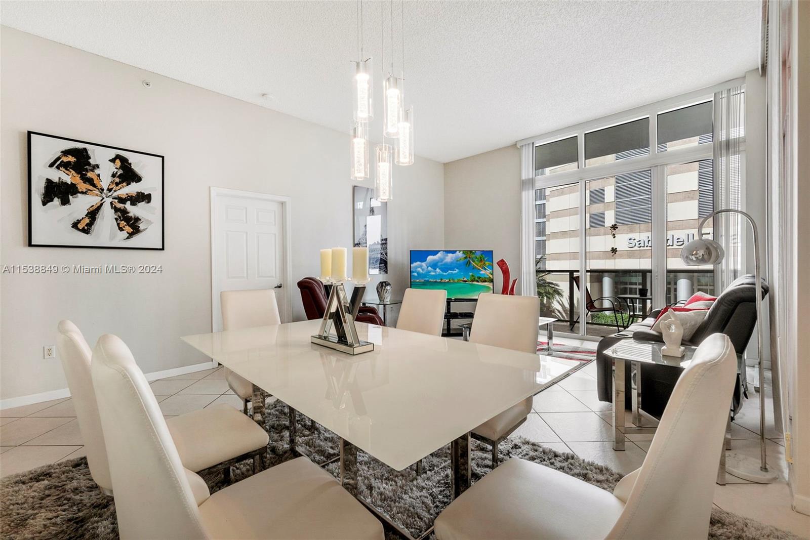1155 Brickell Bay Dr 202, Miami, Florida 33131, 2 Bedrooms Bedrooms, ,2 BathroomsBathrooms,Residentiallease,For Rent,1155 Brickell Bay Dr 202,A11538849