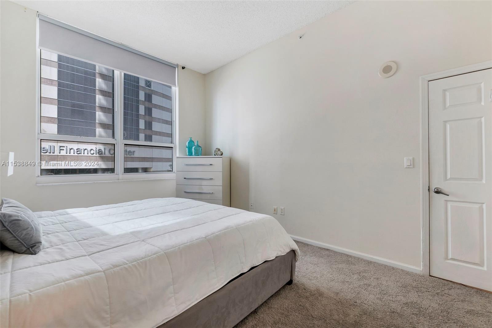 1155 Brickell Bay Dr 202, Miami, Florida 33131, 2 Bedrooms Bedrooms, ,2 BathroomsBathrooms,Residentiallease,For Rent,1155 Brickell Bay Dr 202,A11538849