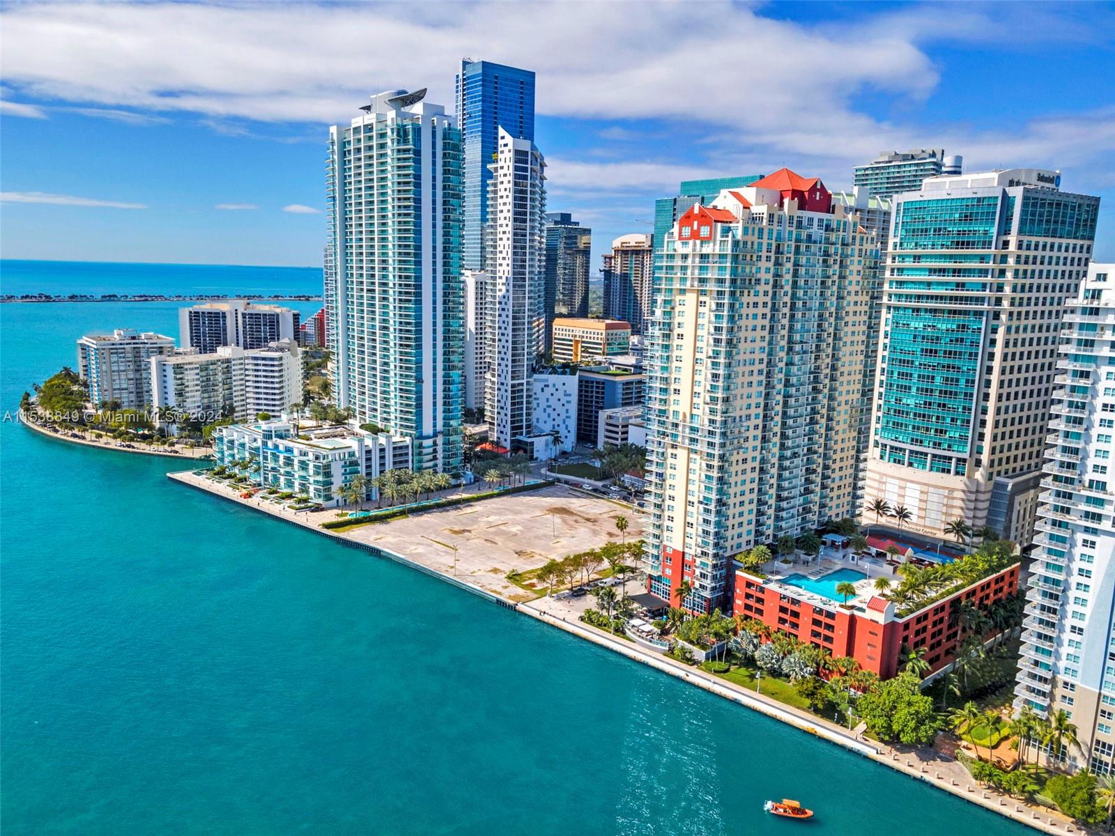 1155 Brickell Bay Dr 202, Miami, Florida 33131, 2 Bedrooms Bedrooms, ,2 BathroomsBathrooms,Residentiallease,For Rent,1155 Brickell Bay Dr 202,A11538849