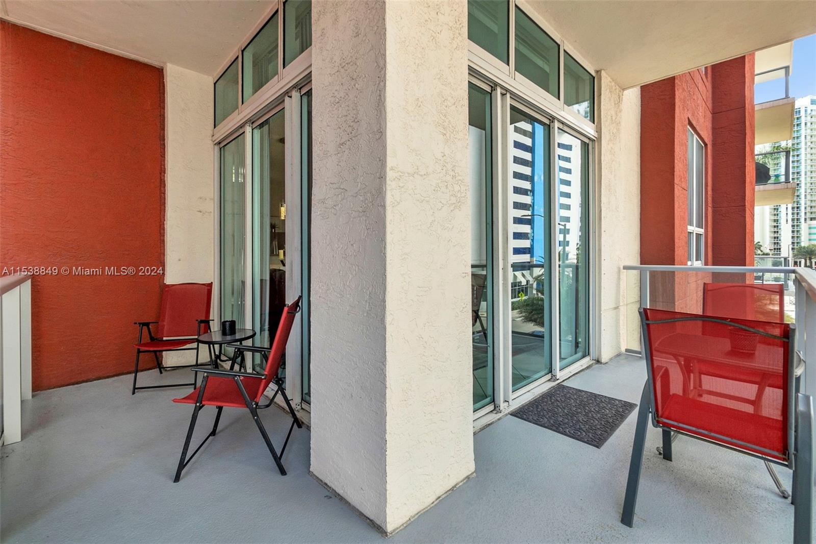 1155 Brickell Bay Dr 202, Miami, Florida 33131, 2 Bedrooms Bedrooms, ,2 BathroomsBathrooms,Residentiallease,For Rent,1155 Brickell Bay Dr 202,A11538849