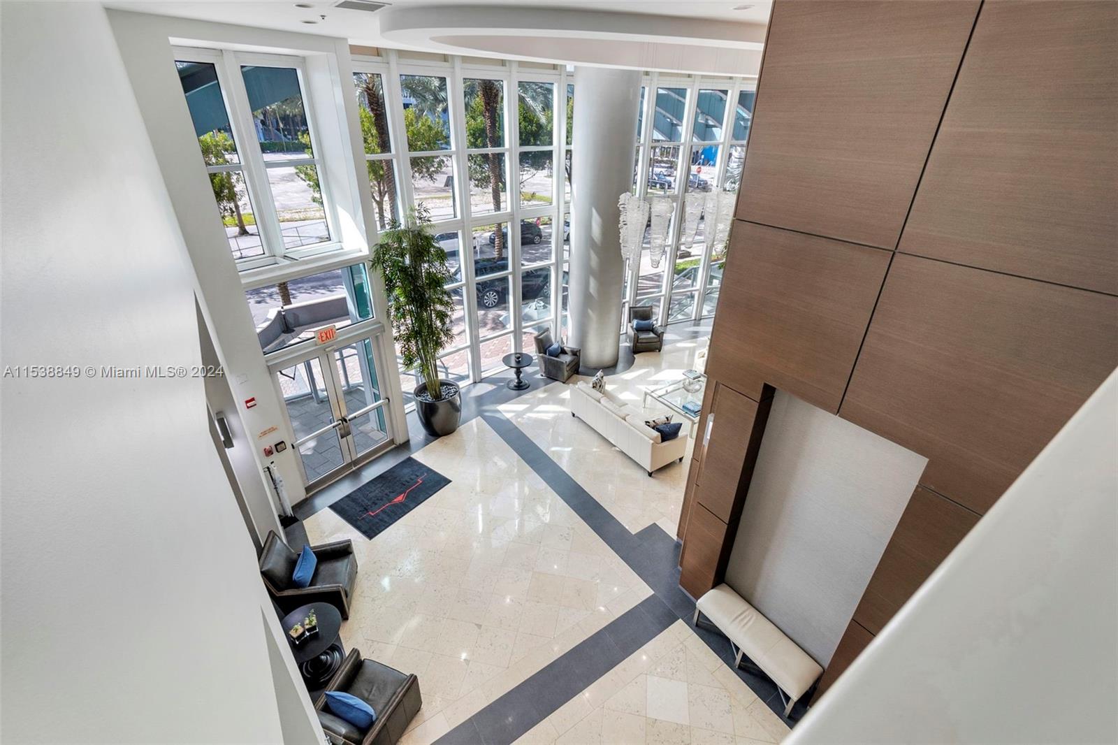 1155 Brickell Bay Dr 202, Miami, Florida 33131, 2 Bedrooms Bedrooms, ,2 BathroomsBathrooms,Residentiallease,For Rent,1155 Brickell Bay Dr 202,A11538849