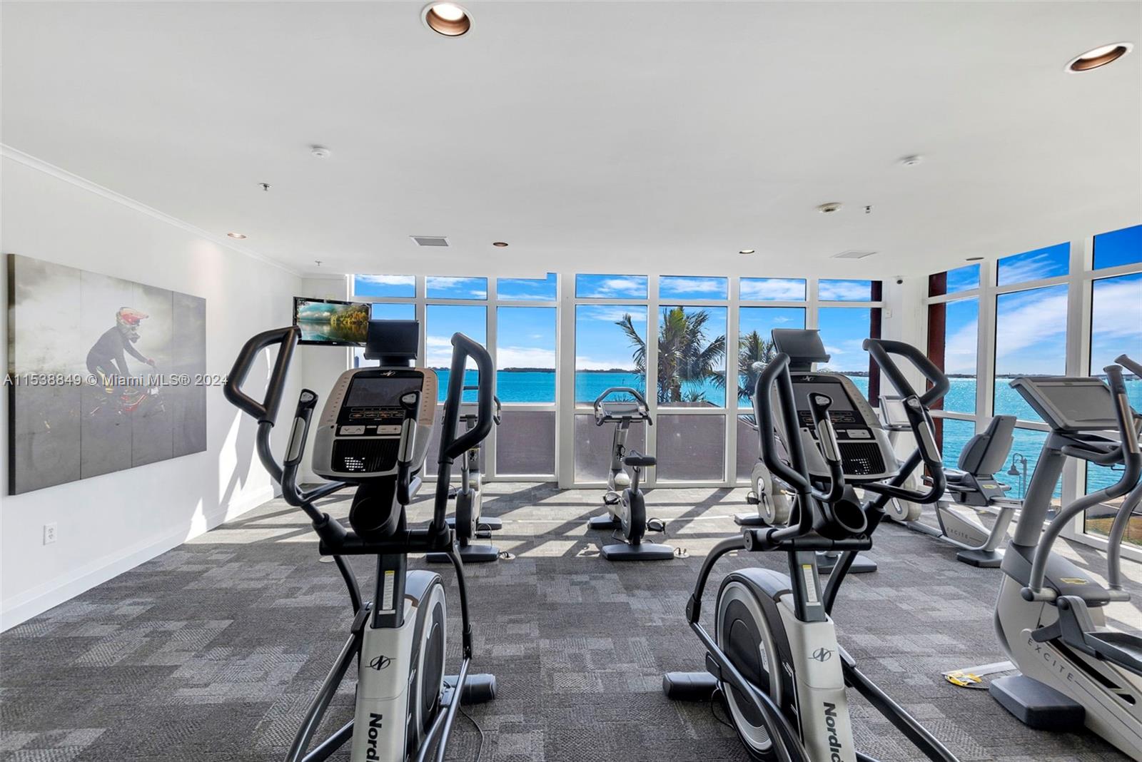 1155 Brickell Bay Dr 202, Miami, Florida 33131, 2 Bedrooms Bedrooms, ,2 BathroomsBathrooms,Residentiallease,For Rent,1155 Brickell Bay Dr 202,A11538849
