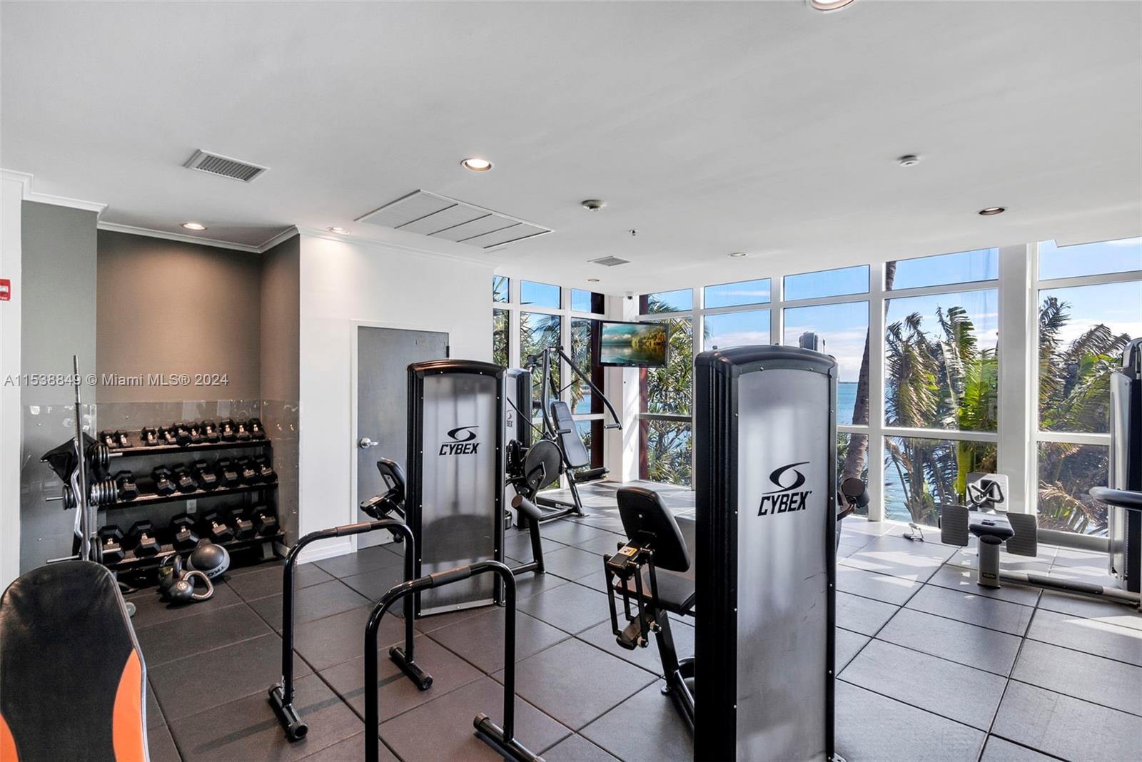 1155 Brickell Bay Dr 202, Miami, Florida 33131, 2 Bedrooms Bedrooms, ,2 BathroomsBathrooms,Residentiallease,For Rent,1155 Brickell Bay Dr 202,A11538849