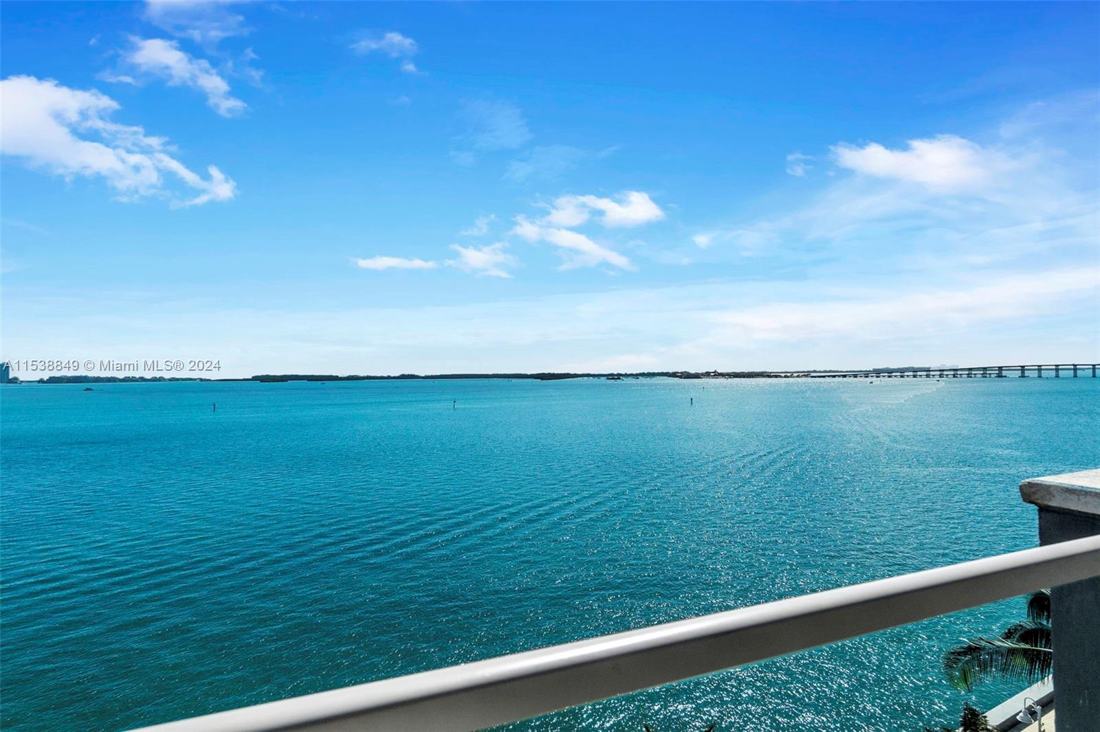 1155 Brickell Bay Dr 202, Miami, Florida 33131, 2 Bedrooms Bedrooms, ,2 BathroomsBathrooms,Residentiallease,For Rent,1155 Brickell Bay Dr 202,A11538849
