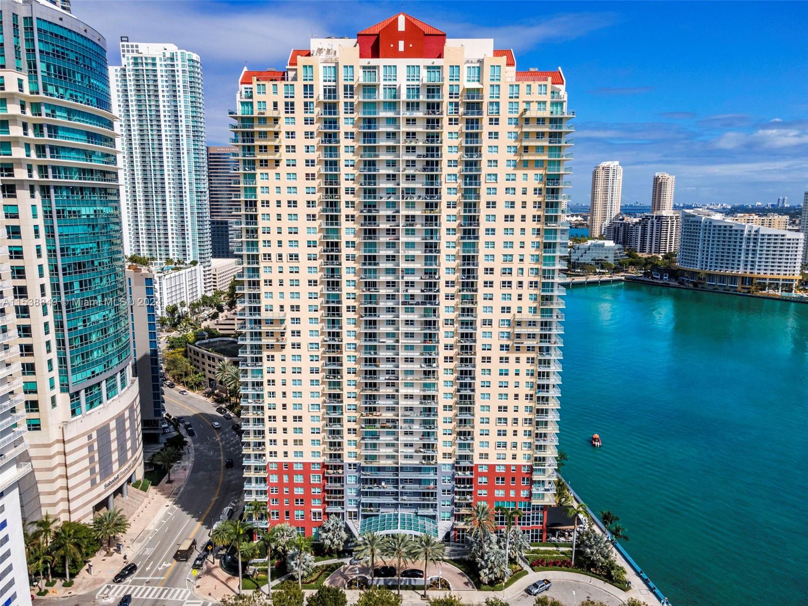 1155 Brickell Bay Dr 202, Miami, Florida 33131, 2 Bedrooms Bedrooms, ,2 BathroomsBathrooms,Residentiallease,For Rent,1155 Brickell Bay Dr 202,A11538849