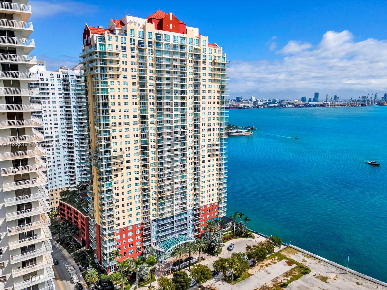 1155 Brickell Bay Dr 202, Miami, Florida 33131, 2 Bedrooms Bedrooms, ,2 BathroomsBathrooms,Residentiallease,For Rent,1155 Brickell Bay Dr 202,A11538849
