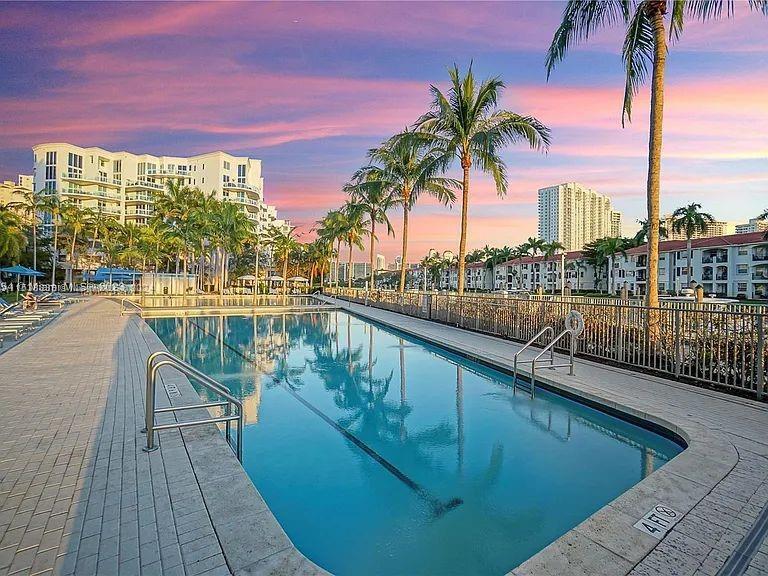 Condo for Rent in Aventura, FL