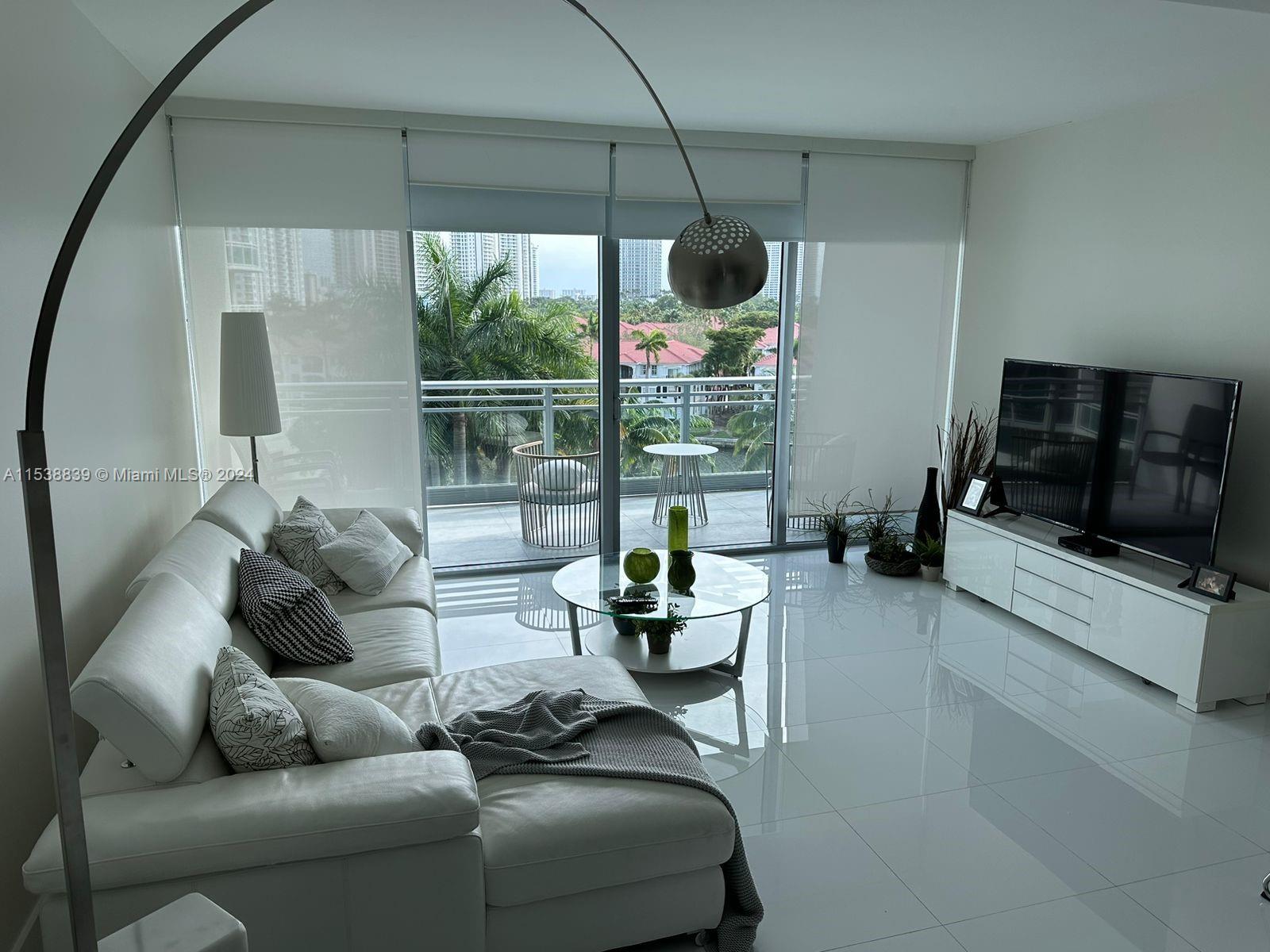 2950 NE 188th St 448, Aventura, Florida 33180, 1 Bedroom Bedrooms, ,2 BathroomsBathrooms,Residentiallease,For Rent,2950 NE 188th St 448,A11538839