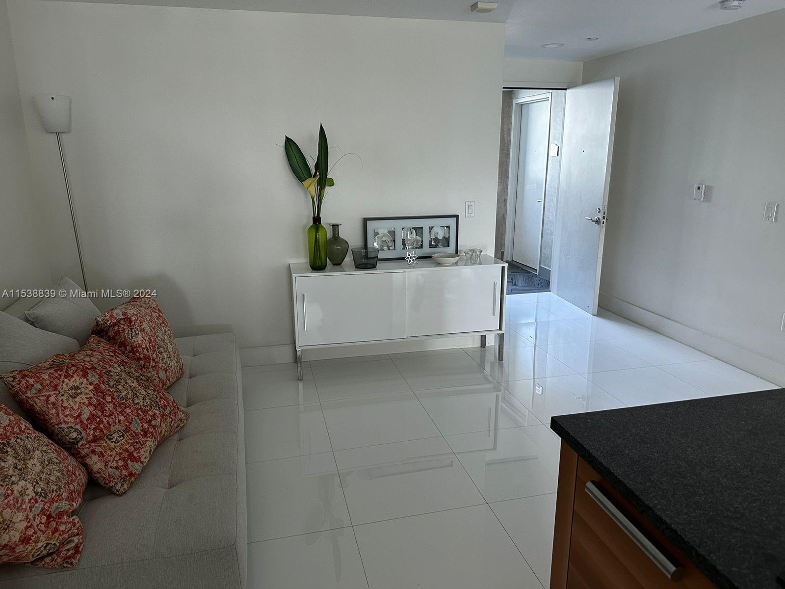 2950 NE 188th St 448, Aventura, Florida 33180, 1 Bedroom Bedrooms, ,2 BathroomsBathrooms,Residentiallease,For Rent,2950 NE 188th St 448,A11538839