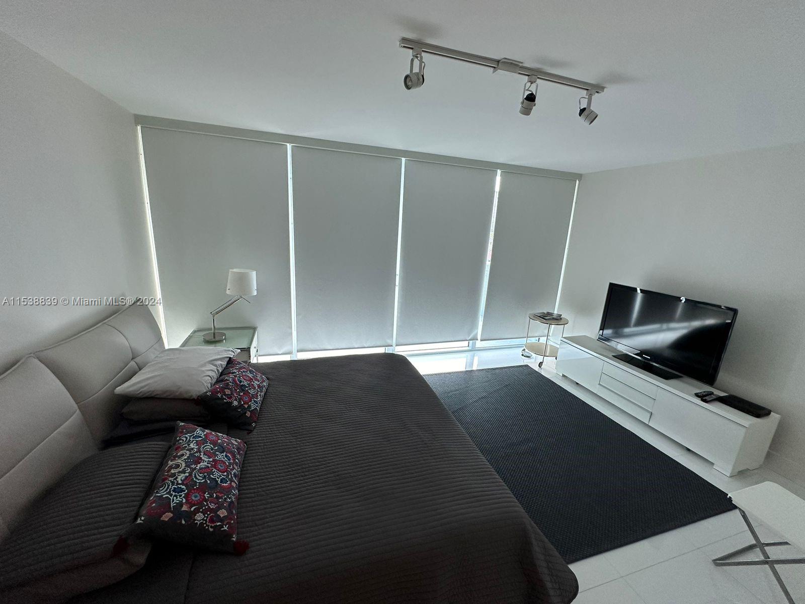 2950 NE 188th St 448, Aventura, Florida 33180, 1 Bedroom Bedrooms, ,2 BathroomsBathrooms,Residentiallease,For Rent,2950 NE 188th St 448,A11538839