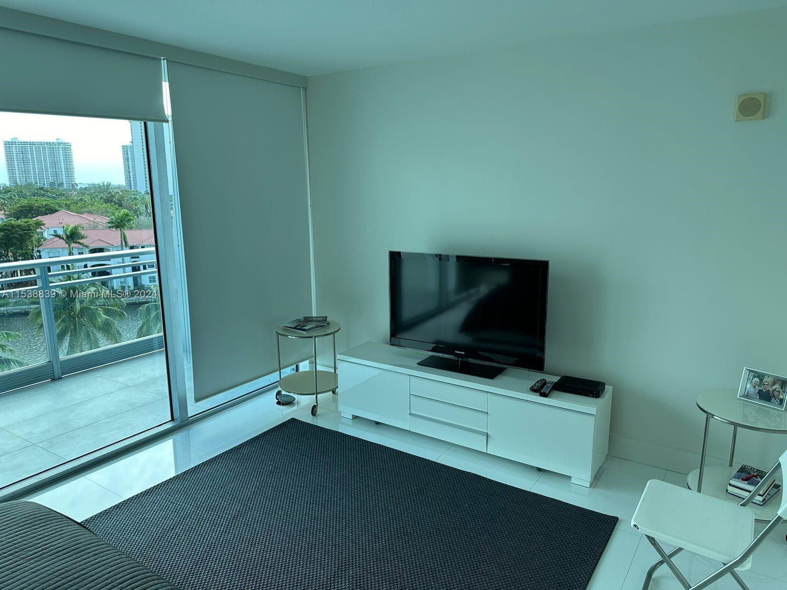 2950 NE 188th St 448, Aventura, Florida 33180, 1 Bedroom Bedrooms, ,2 BathroomsBathrooms,Residentiallease,For Rent,2950 NE 188th St 448,A11538839