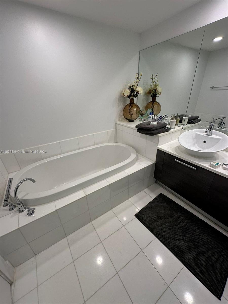 2950 NE 188th St 448, Aventura, Florida 33180, 1 Bedroom Bedrooms, ,2 BathroomsBathrooms,Residentiallease,For Rent,2950 NE 188th St 448,A11538839