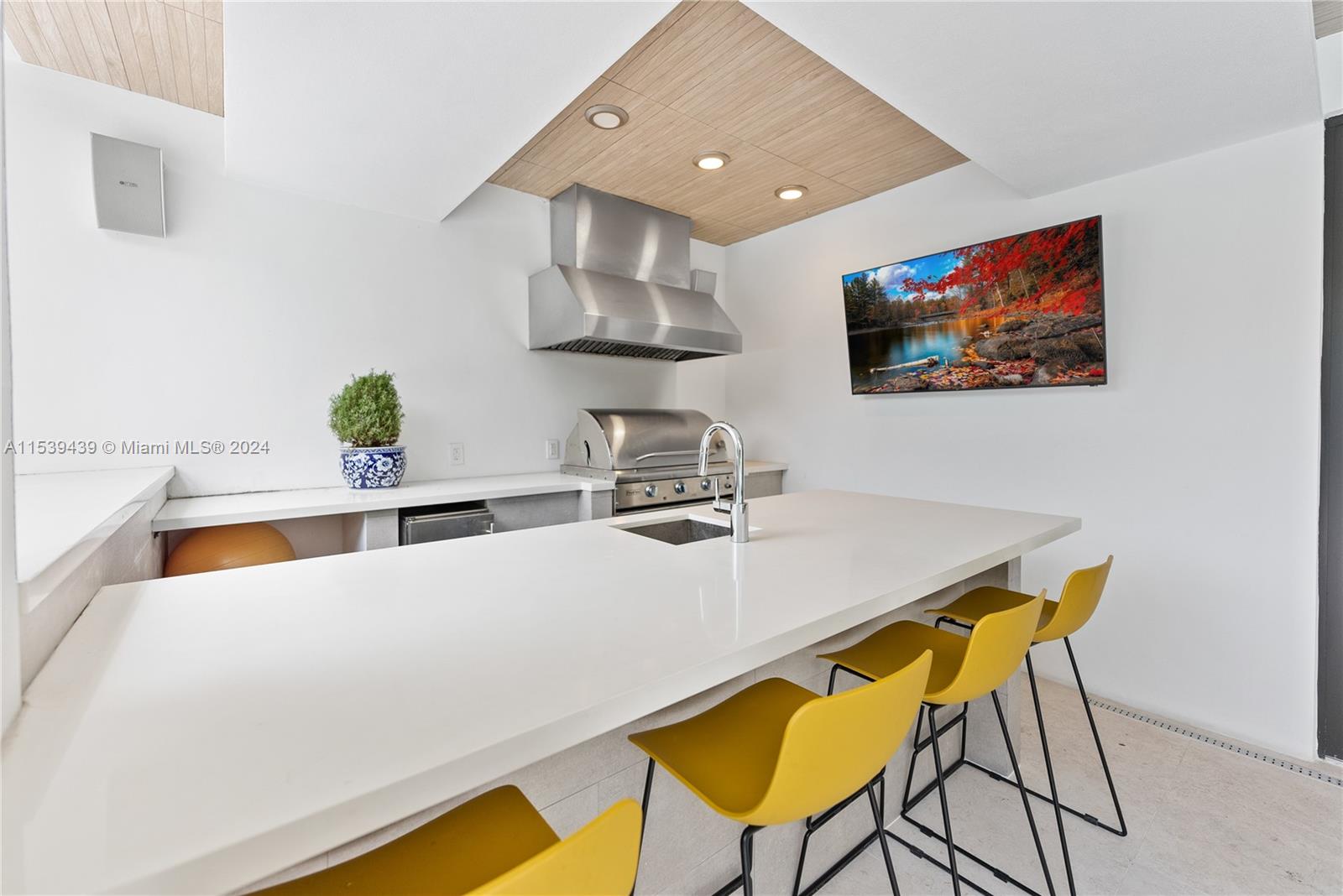 7701 50th Ct, Miami, FL, 33143 United States, 5 Bedrooms Bedrooms, ,5 BathroomsBathrooms,Residential,For Sale,50th Ct,A11539439