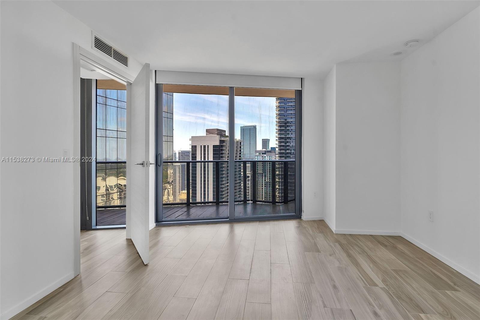 801 S Miami Ave 4404, Miami, Florida 33130, 3 Bedrooms Bedrooms, ,3 BathroomsBathrooms,Residentiallease,For Rent,801 S Miami Ave 4404,A11538273