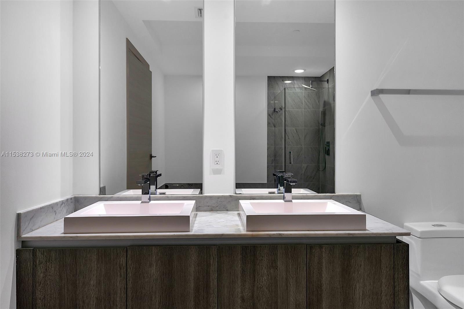 801 S Miami Ave 4404, Miami, Florida 33130, 3 Bedrooms Bedrooms, ,3 BathroomsBathrooms,Residentiallease,For Rent,801 S Miami Ave 4404,A11538273