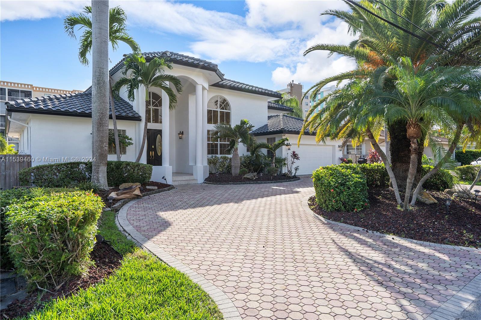 House for Sale in North Miami Beach, FL