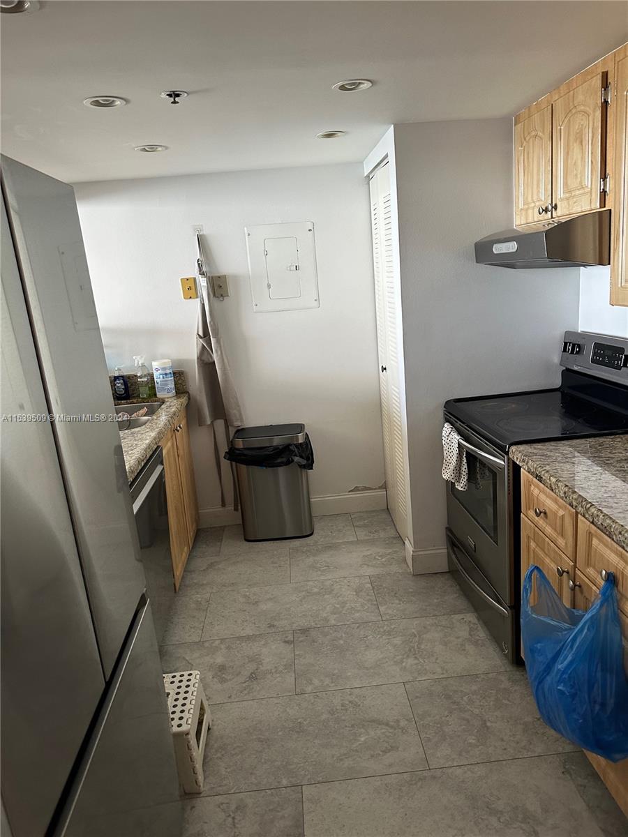 7601 E Treasure Dr 1216, North Bay Village, Florida 33141, 2 Bedrooms Bedrooms, ,2 BathroomsBathrooms,Residential,For Sale,7601 E Treasure Dr 1216,A11539509