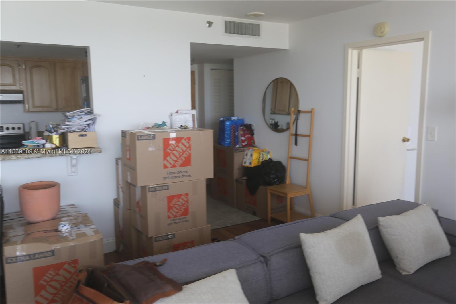 7601 E Treasure Dr 1216, North Bay Village, Florida 33141, 2 Bedrooms Bedrooms, ,2 BathroomsBathrooms,Residential,For Sale,7601 E Treasure Dr 1216,A11539509