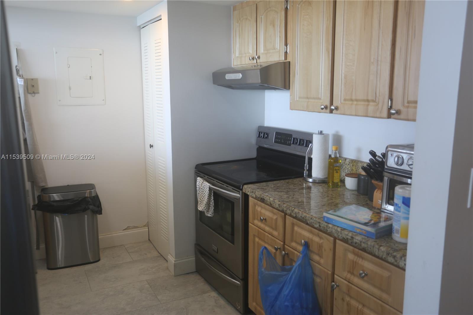 7601 E Treasure Dr 1216, North Bay Village, Florida 33141, 2 Bedrooms Bedrooms, ,2 BathroomsBathrooms,Residential,For Sale,7601 E Treasure Dr 1216,A11539509