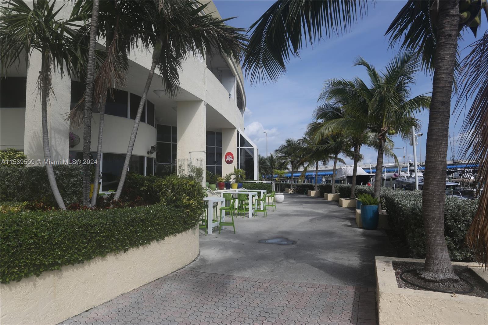 7601 E Treasure Dr 1216, North Bay Village, Florida 33141, 2 Bedrooms Bedrooms, ,2 BathroomsBathrooms,Residential,For Sale,7601 E Treasure Dr 1216,A11539509