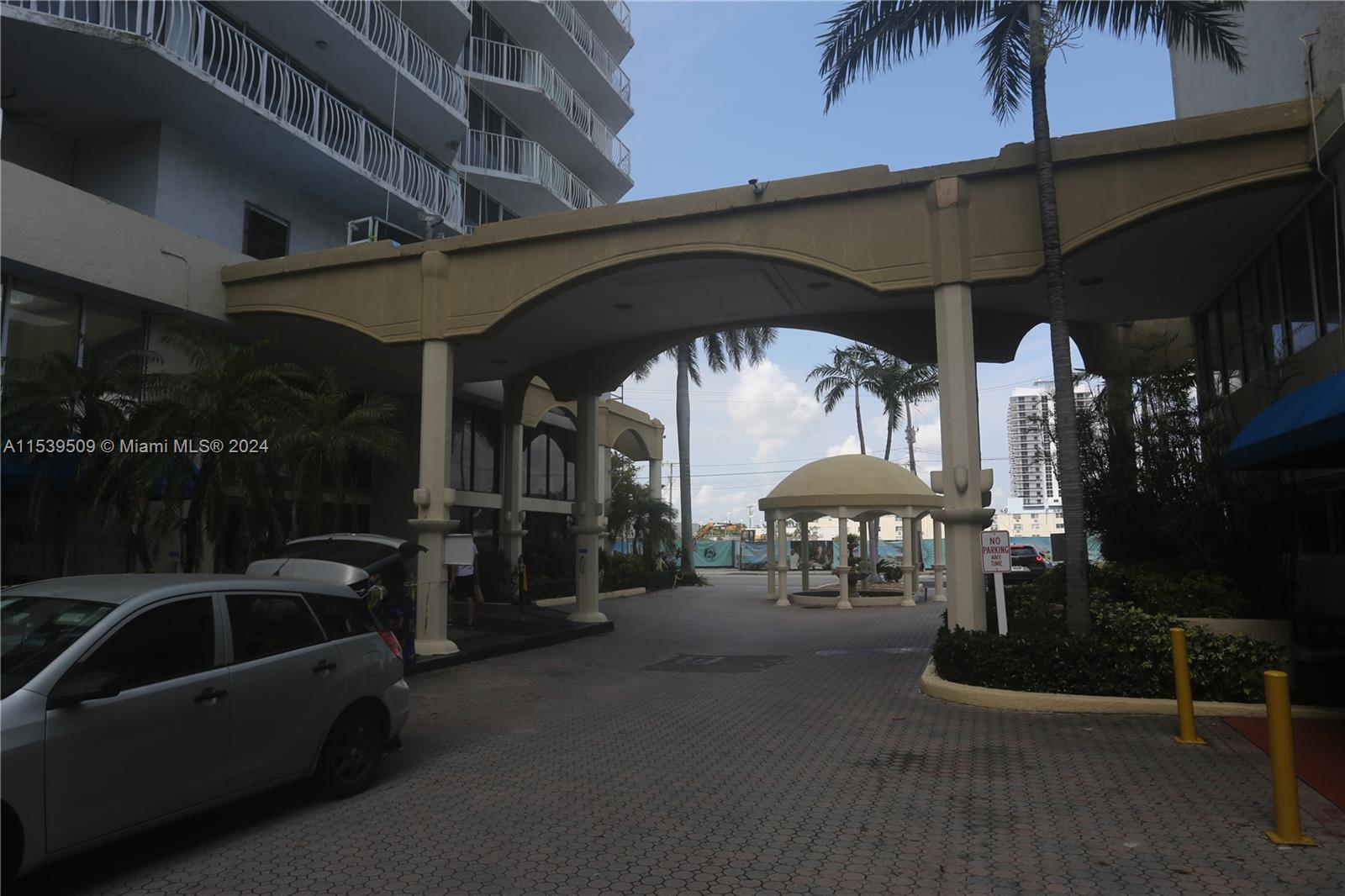 7601 E Treasure Dr 1216, North Bay Village, Florida 33141, 2 Bedrooms Bedrooms, ,2 BathroomsBathrooms,Residential,For Sale,7601 E Treasure Dr 1216,A11539509