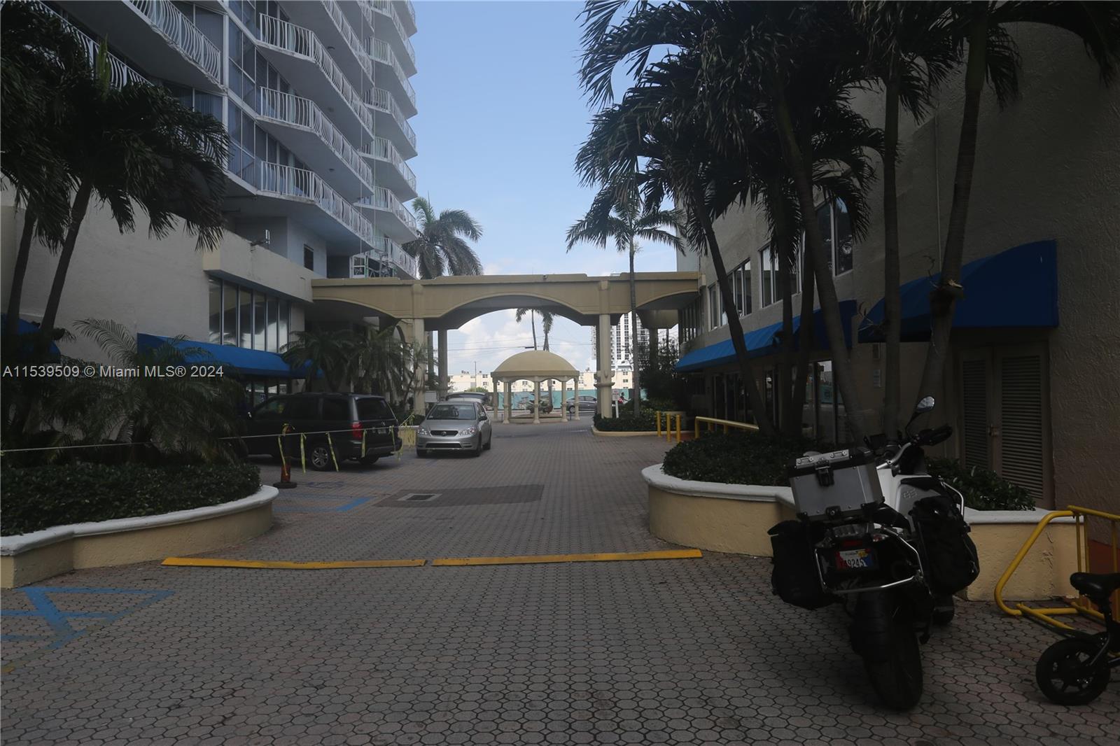 7601 E Treasure Dr 1216, North Bay Village, Florida 33141, 2 Bedrooms Bedrooms, ,2 BathroomsBathrooms,Residential,For Sale,7601 E Treasure Dr 1216,A11539509